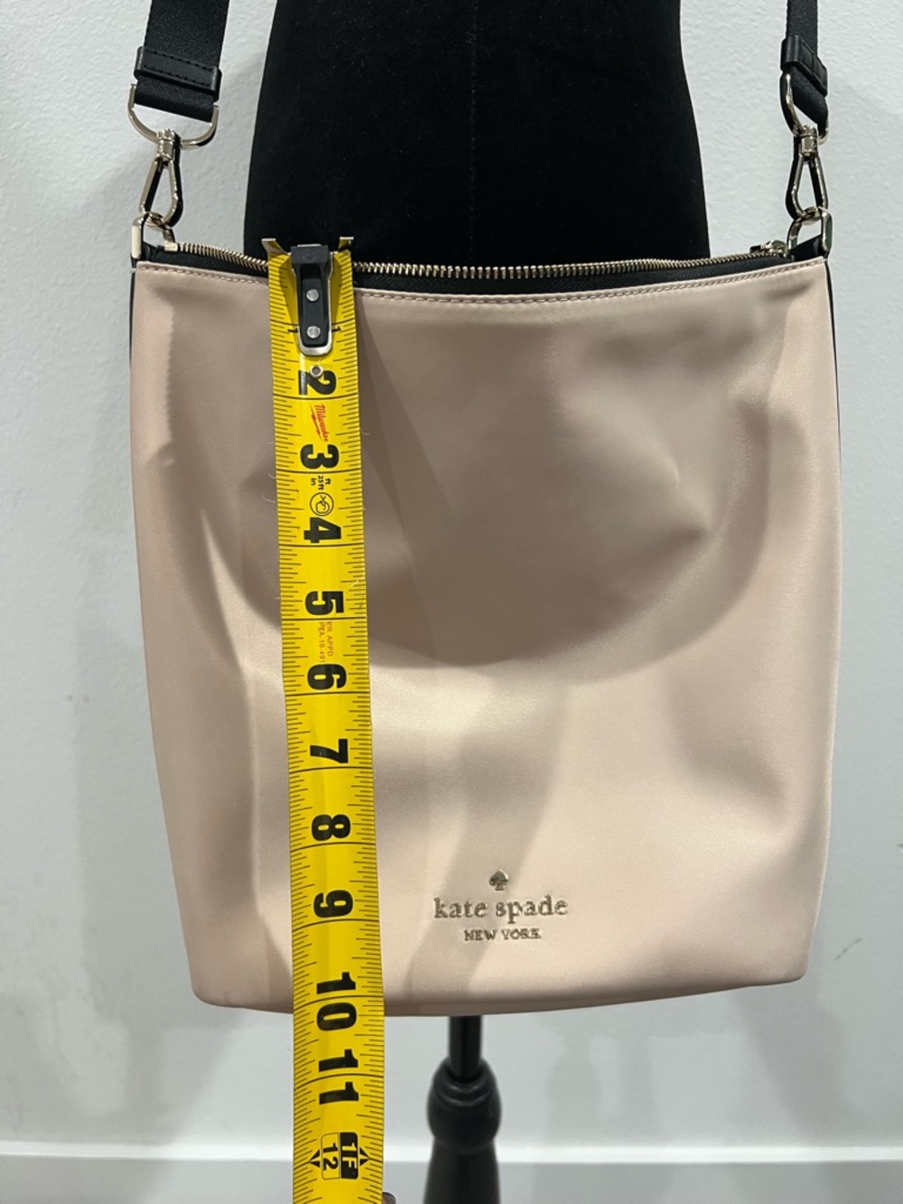 Kate Spade Chelsea Large Duffle Crossbody Beige Neutral Everyday Bag - Picture 11 of 12